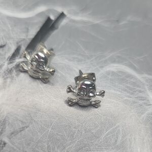 Silver Skull Stud Earrings
